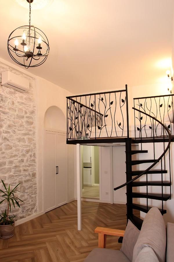 Historical Old City Apartament, Старе Місто , 2 Спальні, Балкон-Тераса, 85 Кв М Kamjanez-Podilskyj Zimmer foto